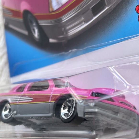 Hot Wheels Matt and Debbie Hay’s 1988 Pro Street Thunderbird Pink Unopened Box - Picture 5 of 6